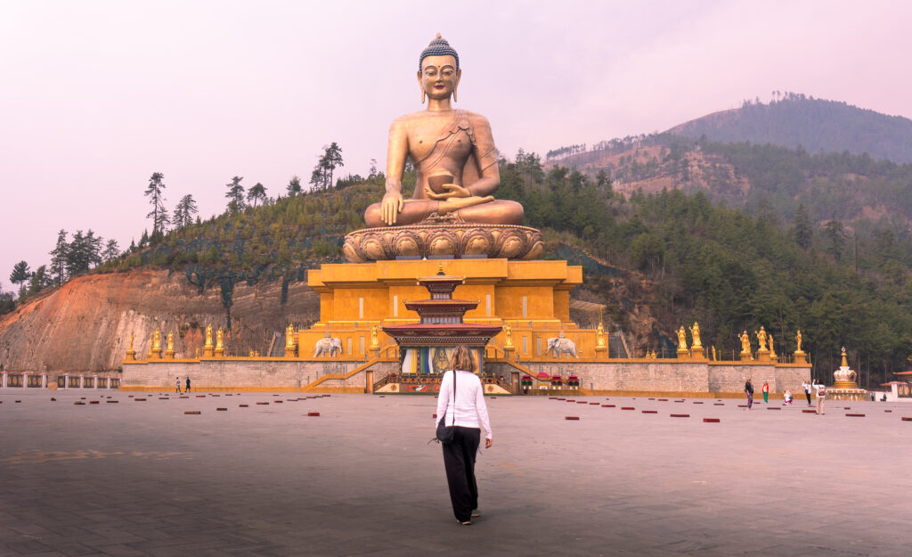 Visitando el Gran Buda en Timbu, Bután (Bhutan)
